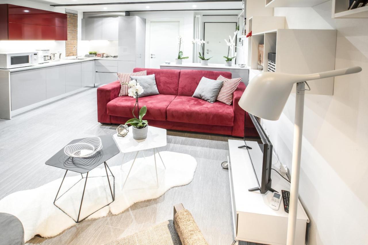 Industrial Loft R&r Apartment Venice